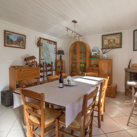 Prázdninový dům Saint-antheme, 5 Pieces, 7 Personnes - Fr-1-630-231 *